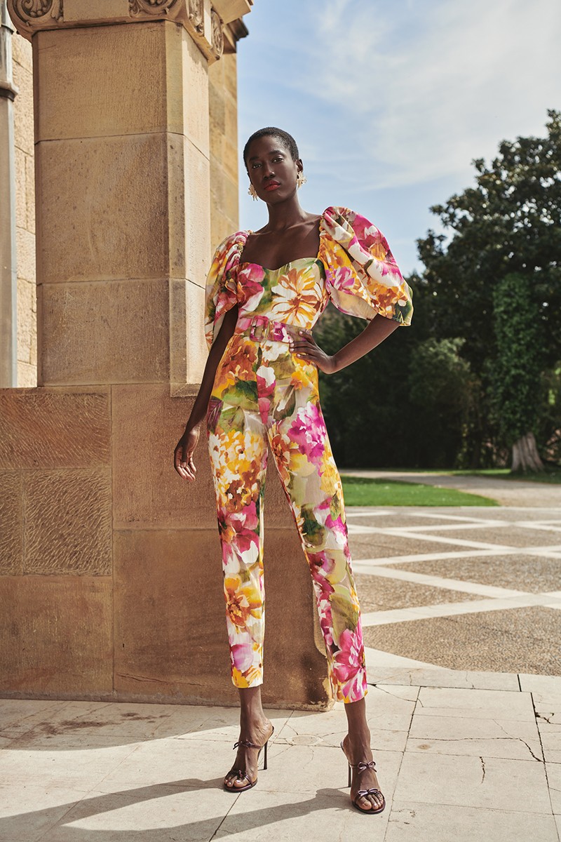 Mono estampado de flores elastico con manga abullonada, pantalon pitillo para invitadas boda primavera verano compra online shop online evento apparentia