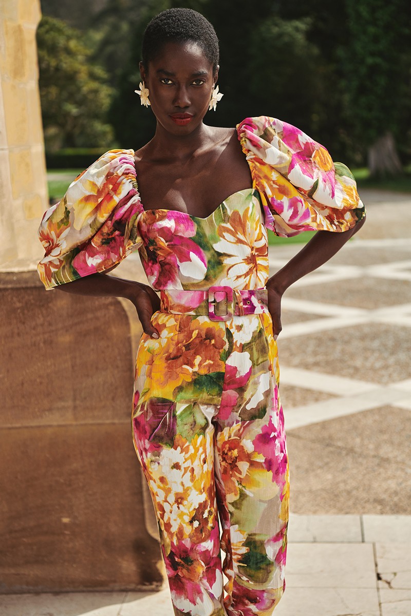 Mono de fiesta estampado de flores elastico con manga abullonada, pantalon pitillo para invitadas boda primavera verano compra online shop online evento apparentia