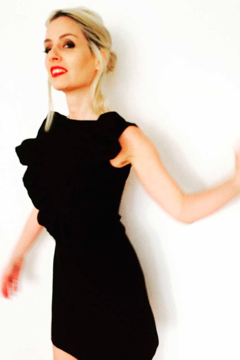 vestido corto rojo con volantes para boda fiesta evento coctel bautizo nochevieja de bouret en apparentia